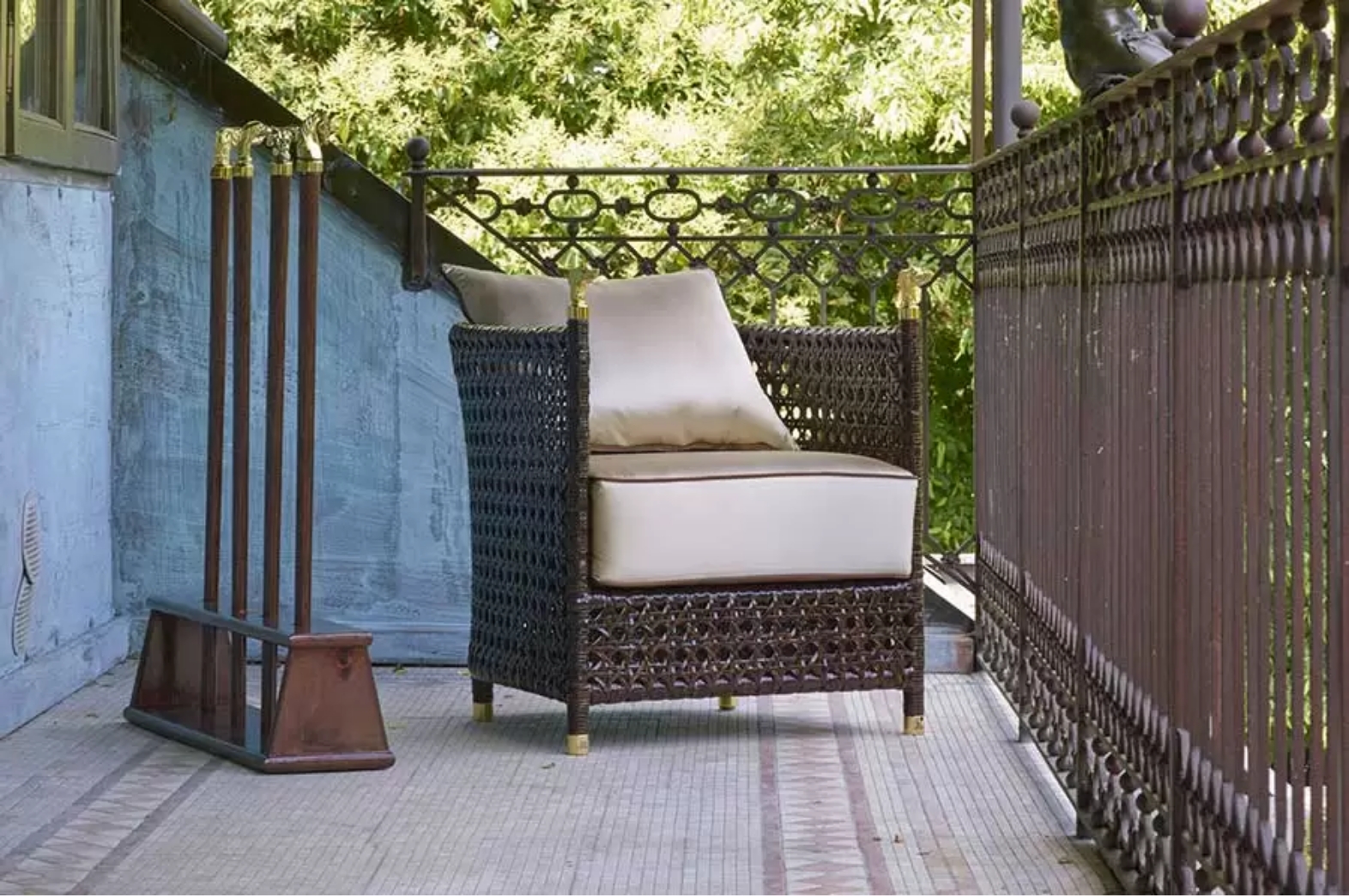 Shaula armchair